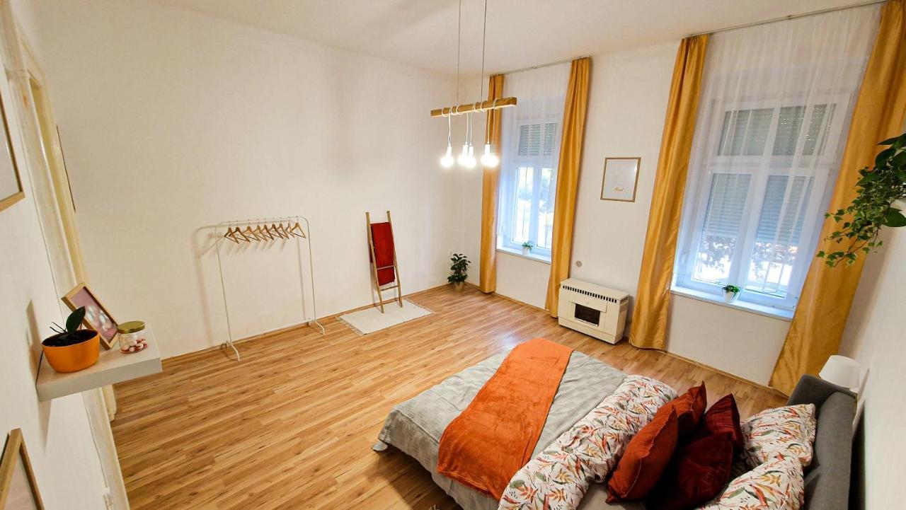 Апартаменты Pearl Apartman Дьёр Экстерьер фото